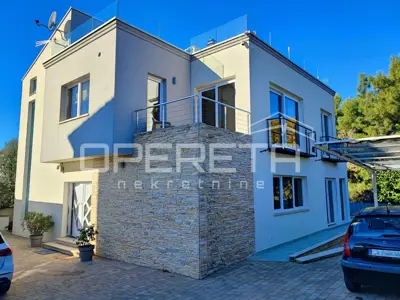 Haus zum Kauf in Borik, 394 m²
