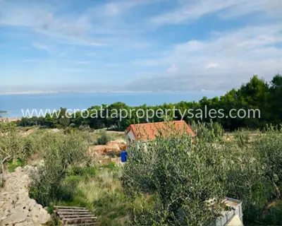 Poljoprivredno zemljište 2.119 m², Otok Brač - pogled na more - 2