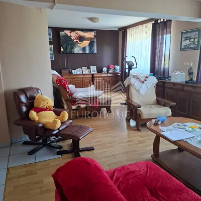 House 387 m², Mošćenica - quiet location and large yard - 9