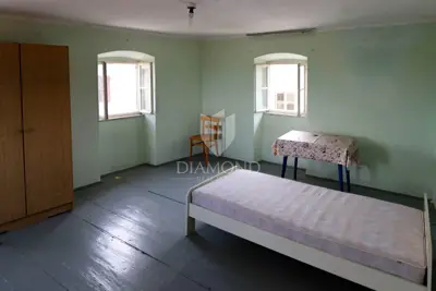 Haus mit Geschäftsraum im Zentrum von Grožnjan! - 20