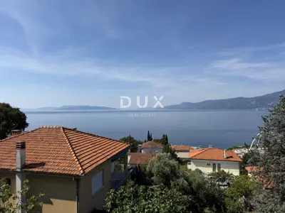 RIJEKA, KANTRIDA - predominant part of a detached house only 200 m from the sea,