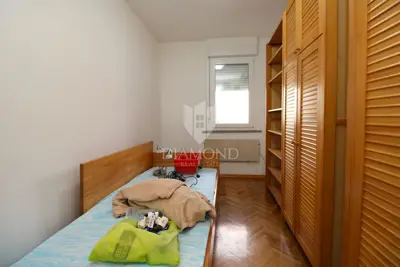 Stan 70 m², Rešetari - otvoren pogled i balkon - 9