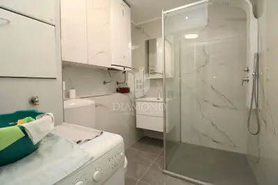 Stan 70 m², Rešetari - otvoren pogled i balkon - 10