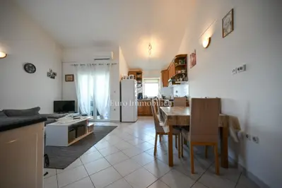Apartment 70 m², Novigrad - quiet area, loggia and gallery - 9