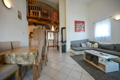 Apartment 70 m², Novigrad - quiet area, loggia and gallery - 2