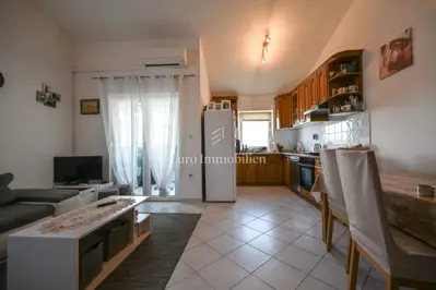 Apartment 70 m², Novigrad - quiet area, loggia and gallery - 7