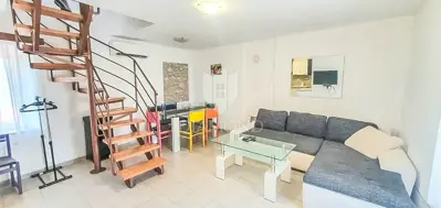 Ližnjan, Kuća s tri stana investicija u turizam - 3