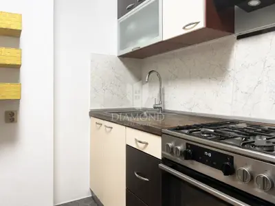 Zaprešić, kuća u nizu 215 m², s garažom, prodaja - 2