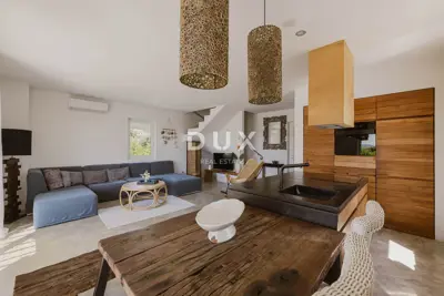 Wohnung 83 m², Nerezine - 2 Etagen und Terrasse - 2