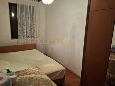 - Rakalj, kamena kuća sa dvije konobe - - 9