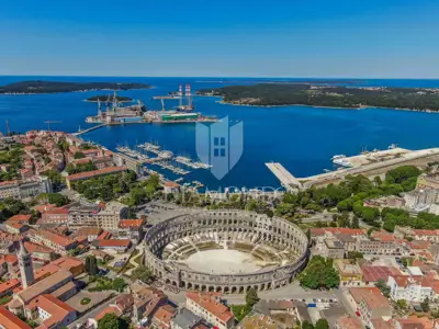 Stan 100 m², Pula Centar - blizu Amfiteatra
