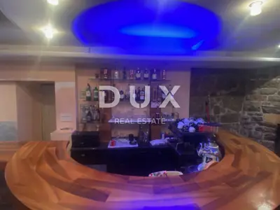 Haus 460 m², Jušići - 2 Wohnungen und 2 Gewerberäume - 3