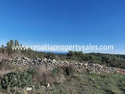 Land, Vis Island, 4 881 m², 58 000 €