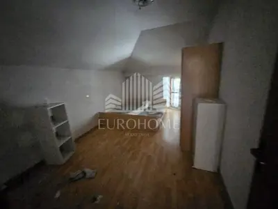 Zgrada mješovite uporabe, Benkovac, centar grada i okućnica - 7