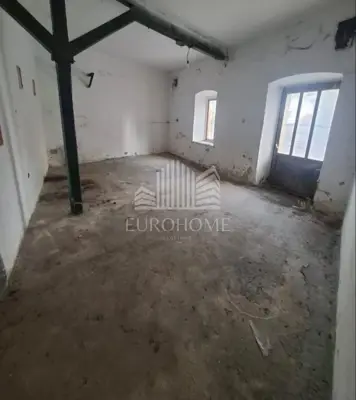Zgrada mješovite uporabe, Benkovac, centar grada i okućnica - 6
