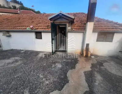 Zgrada mješovite uporabe, Benkovac, centar grada i okućnica - 18