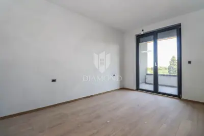 Prekrasan stan u novogradnji s pogledom na more u Štinjanu - 18