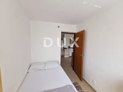 Apartment 40 m², Rovanjska - near the sea and parking space - 8