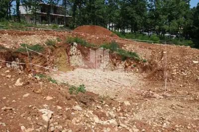 Land with project and building permit - 2
