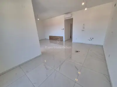 Apartment 77 m², Malinska na Krku, sea view and balcony - 9