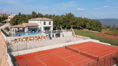 Villa 450 m², Rakotule - pool, jacuzzi and sauna