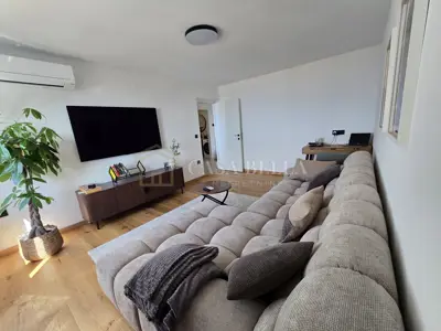 TURNIĆ | 1S+DB | 53 m² | POGLED NA MORE - 2