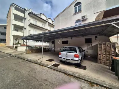 Apartment in Vodice - Blata, 350 m from the sea, garden and parking space - 17