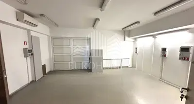 Gewerbefläche 311 m², Jaruščica, 2 Eingänge und 7 Büros - 10