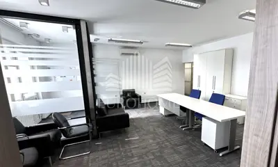 Gewerbefläche 311 m², Jaruščica, 2 Eingänge und 7 Büros - 2
