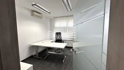 Gewerbefläche 311 m², Jaruščica, 2 Eingänge und 7 Büros - 18
