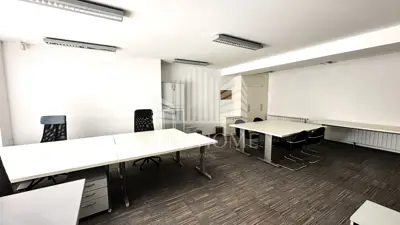 Gewerbefläche 311 m², Jaruščica, 2 Eingänge und 7 Büros - 7
