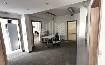 Gewerbefläche 311 m², Jaruščica, 2 Eingänge und 7 Büros - 16