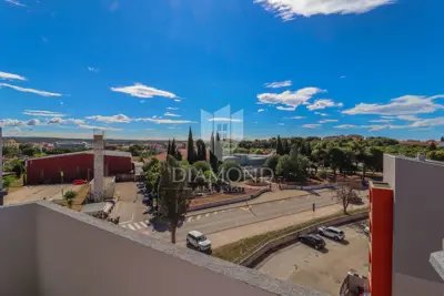 Stan 67 m², Rovinj centar - pogled na more i starogradsku jezgru - 11