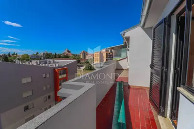 Stan 67 m², Rovinj centar - pogled na more i starogradsku jezgru - 8