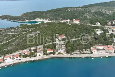 Building land 800 m², Povlja on Brač, near the sea