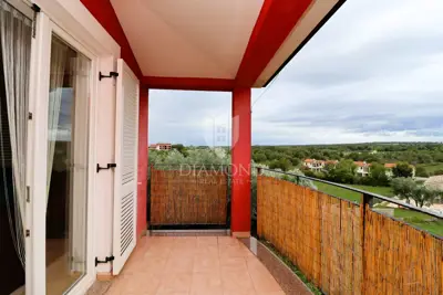 Wohnung 104,86 m², Poreč - zwei Wohnungen und Balkon
