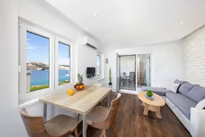 Prostrani penthouse u drugom redu do mora - otok Pag - 10