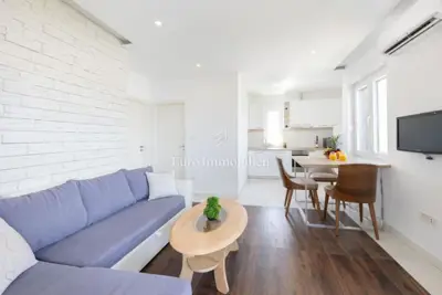 Prostrani penthouse u drugom redu do mora - otok Pag - 7