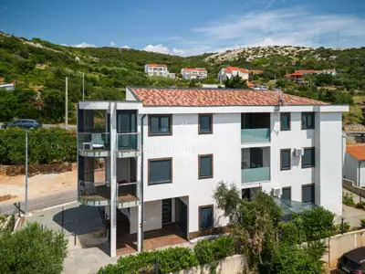 Prostrani penthouse u drugom redu do mora - otok Pag - 5