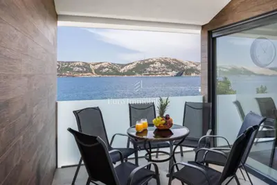 Prostrani penthouse u drugom redu do mora - otok Pag - 3