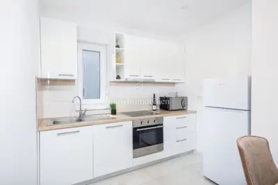 Prostrani penthouse u drugom redu do mora - otok Pag - 8