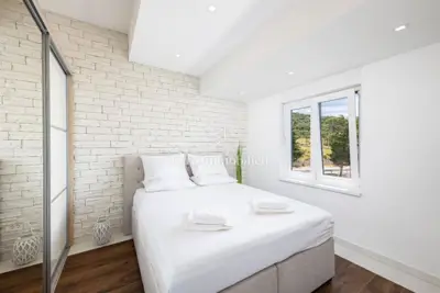 Prostrani penthouse u drugom redu do mora - otok Pag - 20