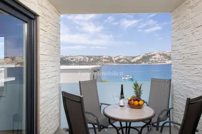 Prostrani penthouse u drugom redu do mora - otok Pag - 2