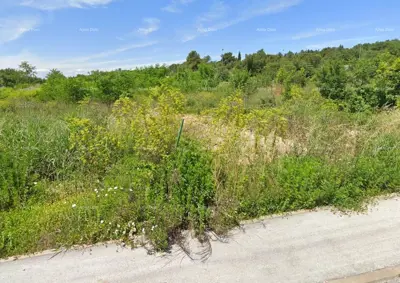 Građevinski teren 2 100 m², Umag, industrijska zona
