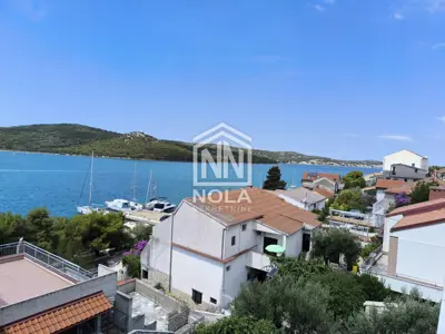 Apartman 63 m², Tisno - pogled na more i balkon