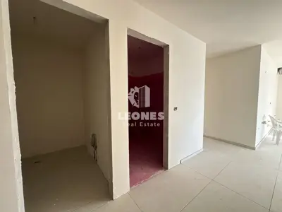 Wohnung 105 m², Novigrad - Hof 150 m² und Parkplatz - 10