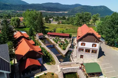 Hotel 1 673 m², Ličko Lešće, uz Gacku i prirodu - 4
