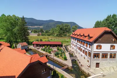 Hotel 1 673 m², Ličko Lešće, uz Gacku i prirodu - 6