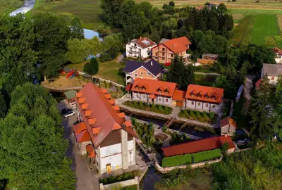 Hotel 1 673 m², Ličko Lešće, uz Gacku i prirodu - 5