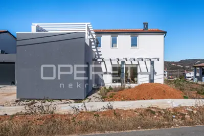 House for sale in Momjan, 231 m² - 2